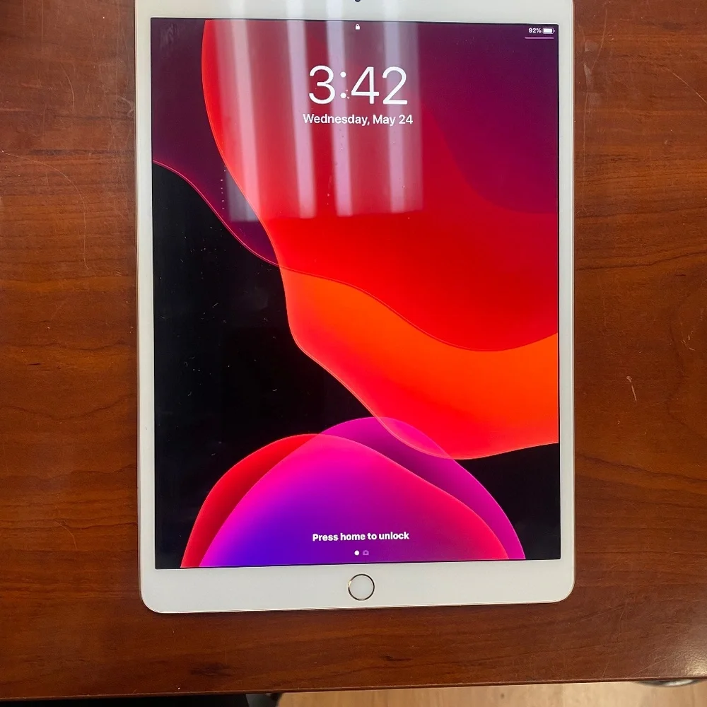 Apple iPad Pro (10.5-inch, Wi-Fi + Cellular, 64GB) - Rose Gold